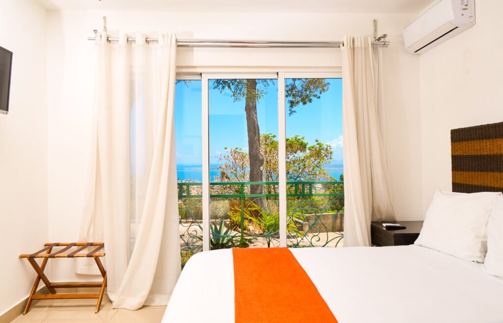 Visible Room at Ekolojik Resort hotel in Cap-Haitien with a view over the city and the sea